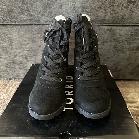 NWT Torrid Wedge Booties Faux Suede Sweater Trim Black 7WW - Picture 2 of 5